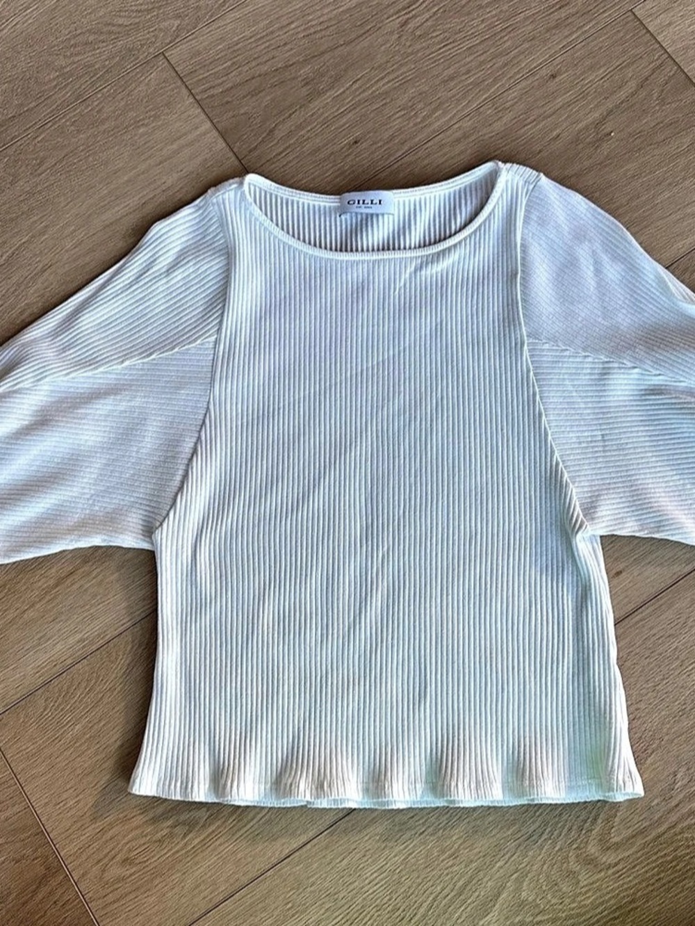 GILLI Ribbed Short Sleeve Top in White Size Medium Like New